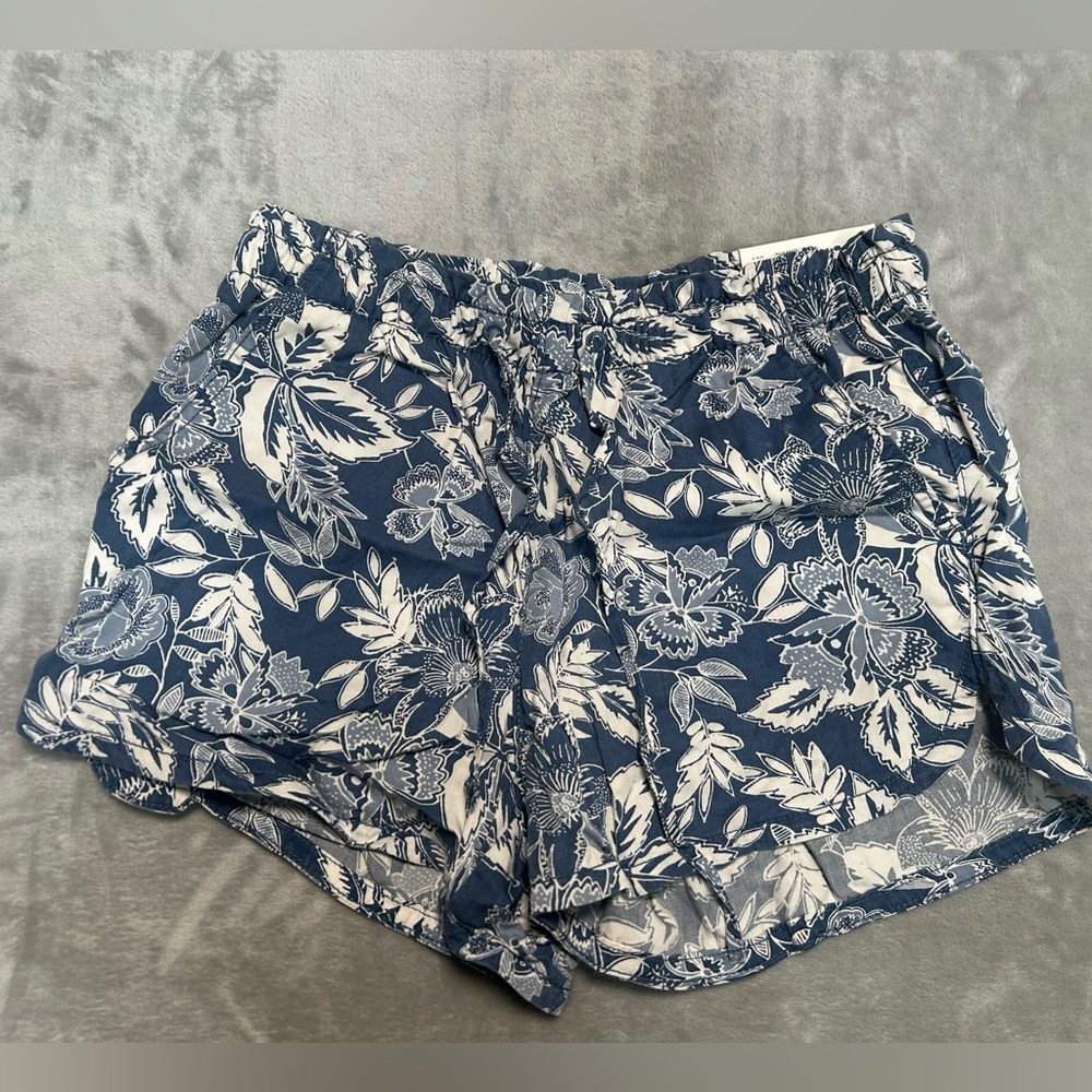 American Eagle High Rise Soft Shorts Women’s Medium Floral Blue Beach Summer